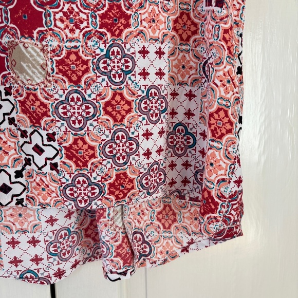 Chico’s Size 1 Tile Paisley Floral Patterned High Low Top Chicos Size Medium - Picture 4 of 12